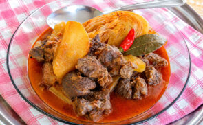 Bácskai birkapörkölt