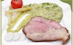 Újhagymás spárgapüré grillezett füstölt sonkával