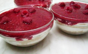 Sajttorta málnaöntettel kicsit másképp