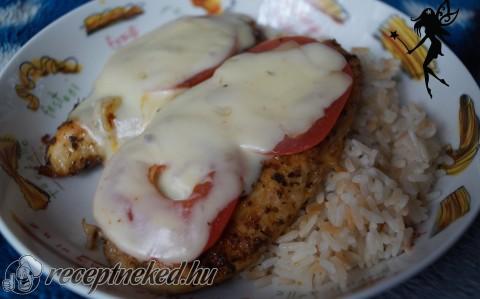 Paradicsomos csirkemell szelet