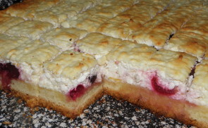 Túrós lepény meggyel