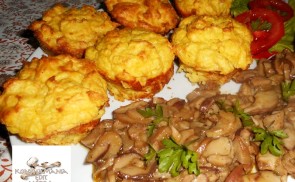 Burgonyapuding fokhagymás, gombás raguval