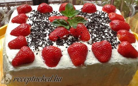 Epres, tejszínes torta