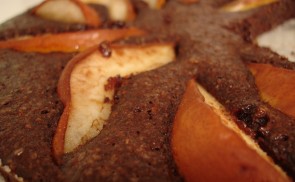 Csokoládés körtetorta mogyoróval