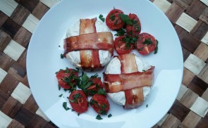 Baconben sült camembert