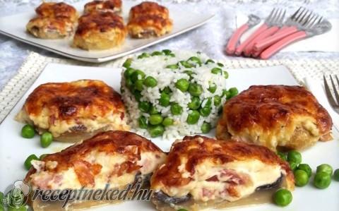 Baconnel és sajttal töltött gomba