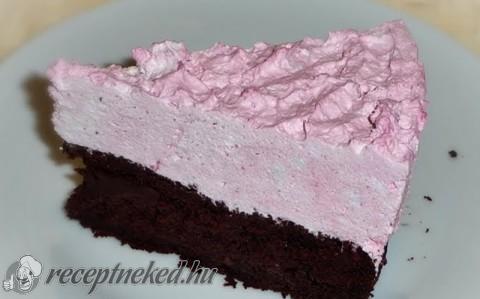 Céklás brownie málnás habkoronával