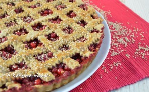 Szezámmagos-ribizlis rácsos pite