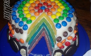 Gluténmentes szivárvány torta