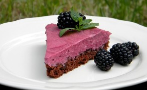 Tejszínes-szederkrémes torta