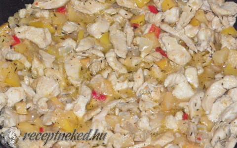 Csirkemell csíkok birs chutney-val