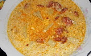 Kolbászos krumplileves
