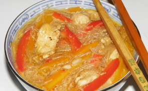 Tom Yum – Csirkeleves üvegtésztával
