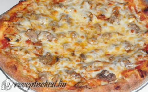 Tőkehalmájas pizza