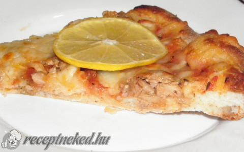 Tőkehalmájas pizza