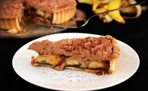 Csokoládés-banános pitetorta karamellel