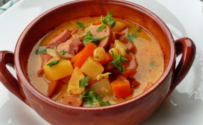 Krumplileves virslivel és baconnel
