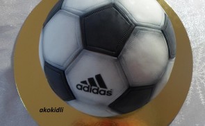 Feketeerdő ízű focitorta