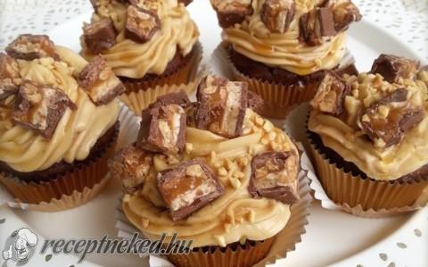 Snickers cupcake