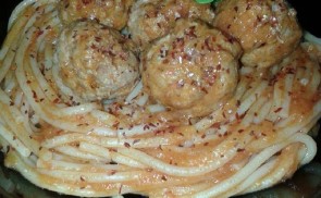 Chilis húsgombócok