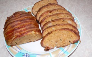 Baconbe csavart fasírt