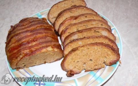 Baconbe csavart fasírt