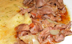 Csirkezúza pörkölt