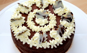 Tejszínes csokoládé torta