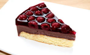 Meggyes csokipuding torta