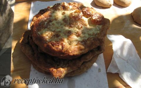 Tönkölyös lángos
