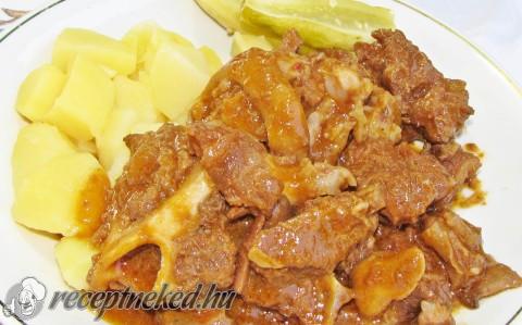 Körmös birkapörkölt bográcsban