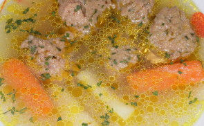Májgombócleves pulykanyakkal