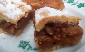 Almás pite dióval, rummal