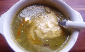Cukkini krémleves hidegen, tejföllel