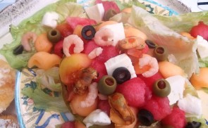 Mediterrán dinnyesaláta