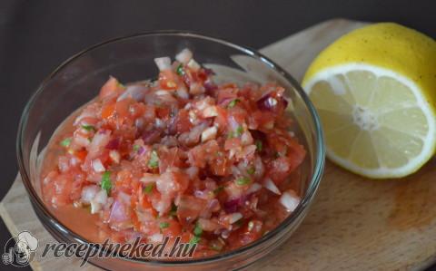 Házi tortilla, csirke fajitas, paradicsom salsa