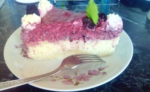 Szedres-joghurtos tejbegríztorta