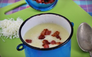 Burgonyakrémleves baconnel