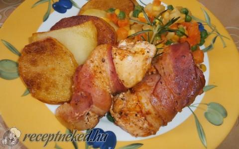 Bacon szalonnába tekert csirkemell