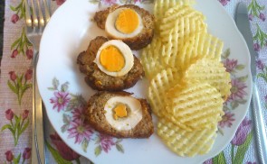 Napocska szelet hullámos chips-szel