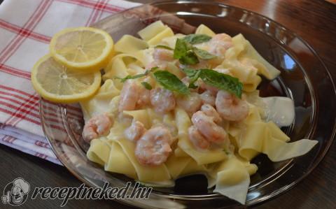 Koktélrákos, tejszínes tagliatelle