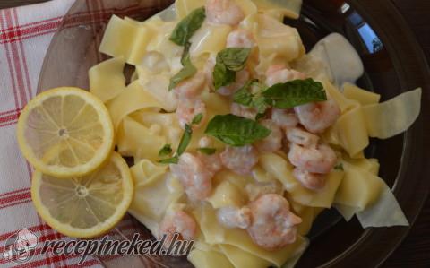 Koktélrákos, tejszínes tagliatelle