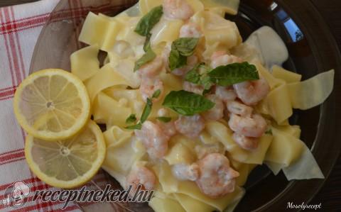 Koktélrákos, tejszínes tagliatelle