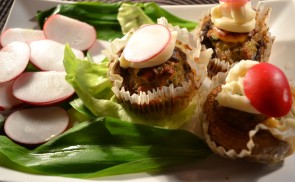 Medvehagymás vagdalthúsos muffin