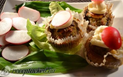 Medvehagymás vagdalthúsos muffin