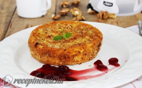 Camembert diós panírban, áfonyamártással