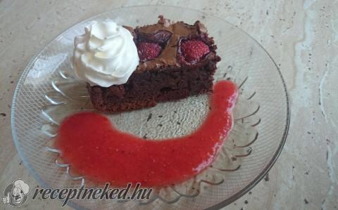 Epres brownie eper öntettel