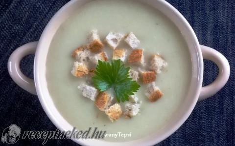Tejszínes köménymagleves