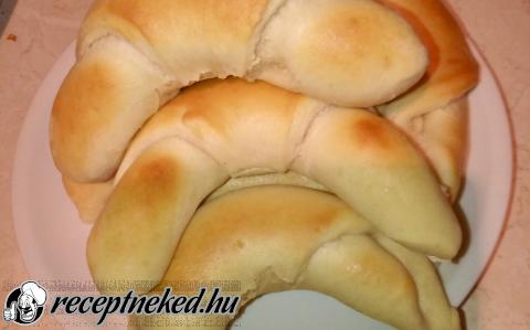Egyszerű tejes kiflik