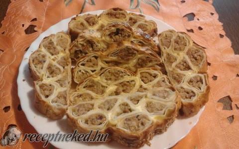 Húsos rácsos pite
